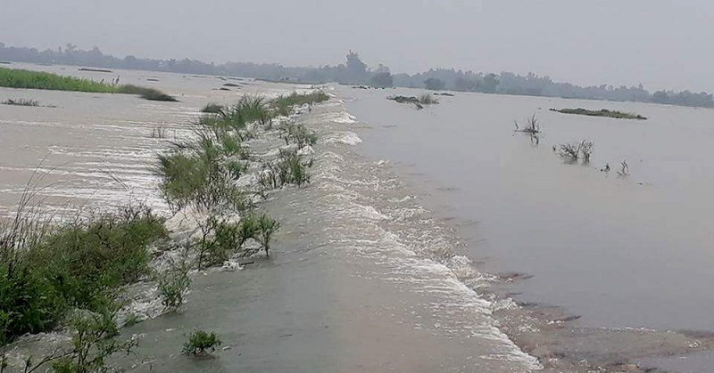 सुत्केरी लिएर हिँडेको गाडी बाढीमा डुब्यो, ६ जनाको मृत्यु